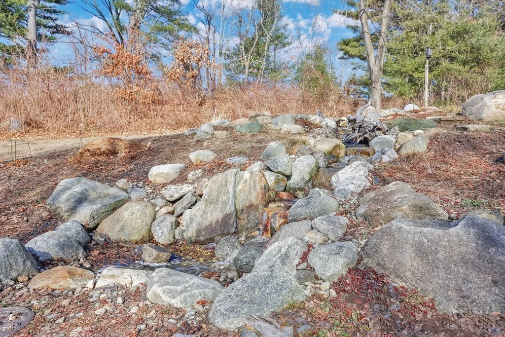 Photo of 19 Simmons Brook Dr
