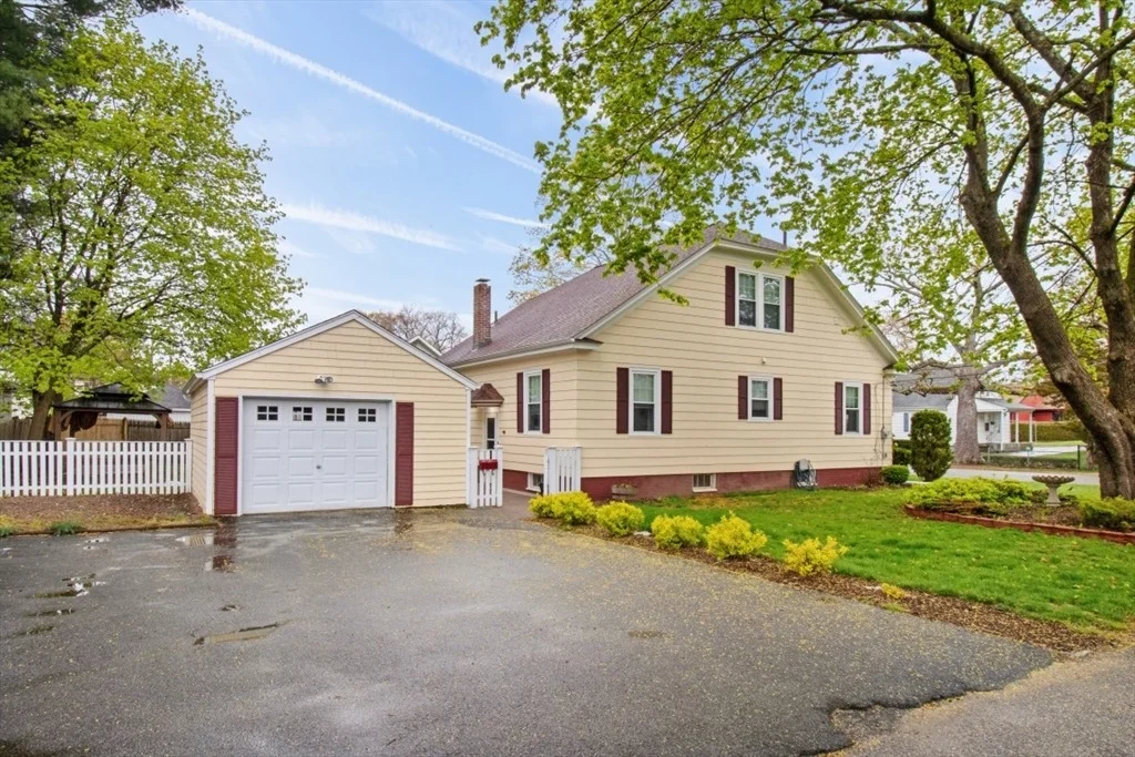 Photo of 210 Robert St