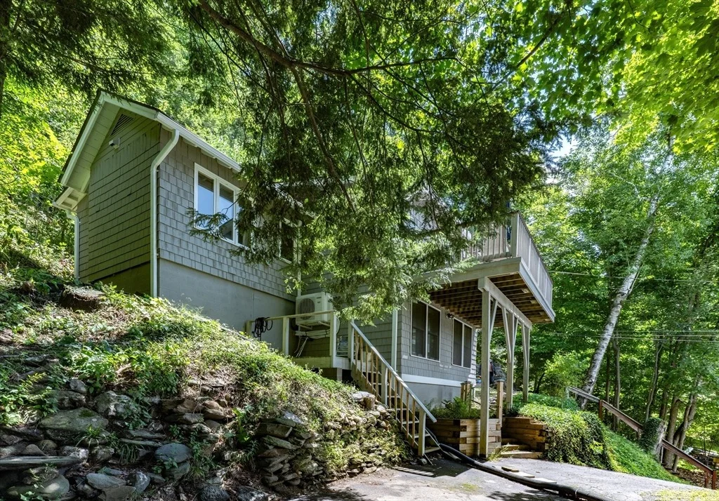 Photo of 136 Buckland Rd