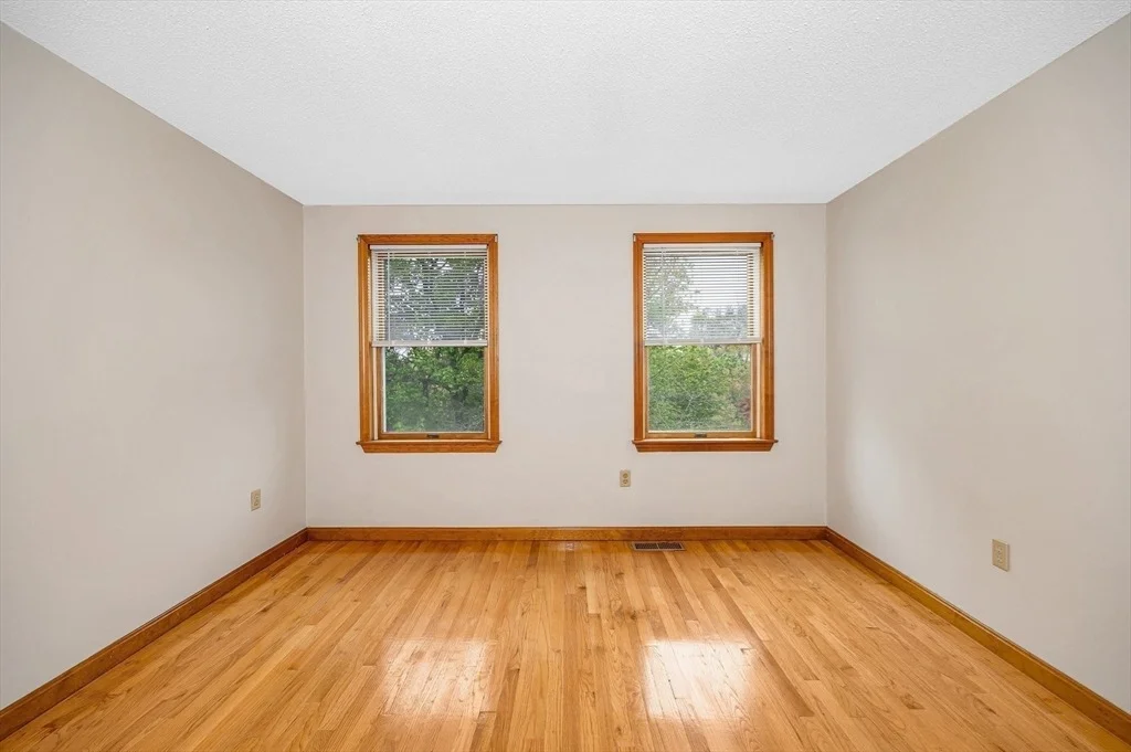 Photo of 91 Leonard Circle