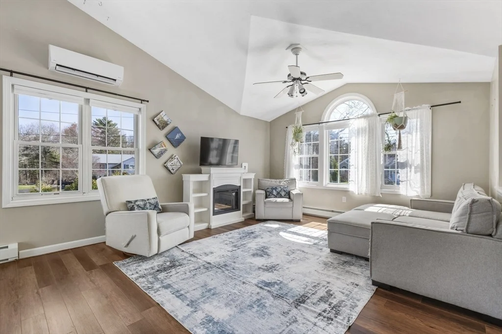 Photo of 18 Forestview Dr