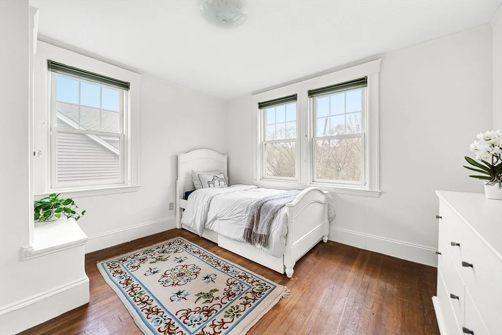 Photo of 29 Thaxter Rd