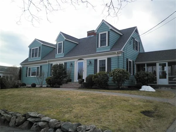 Photo of 37 Shepard Avenue