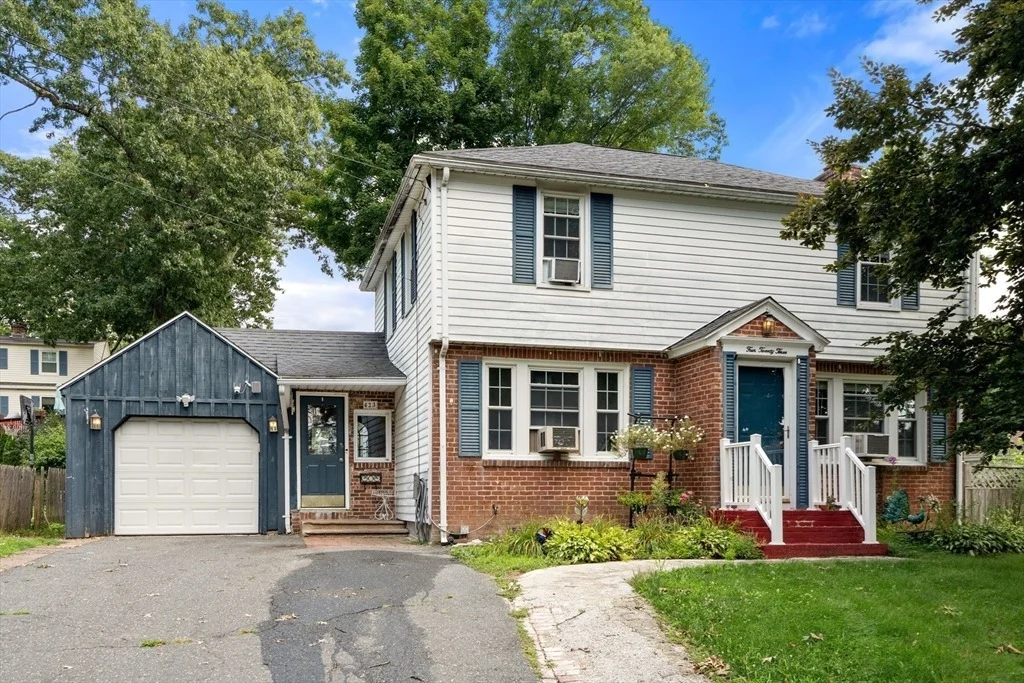 Photo of 423 Tiffany St