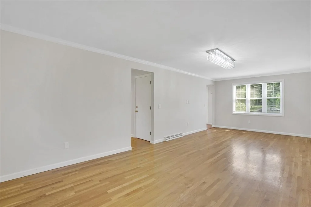 Photo of 990 Frank Smith Rd