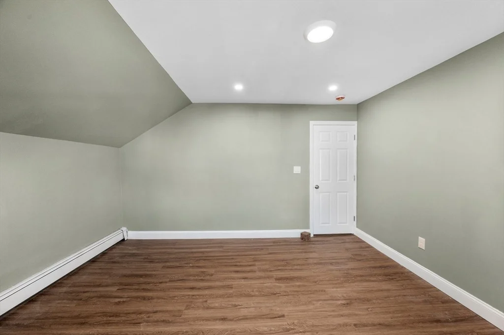 Photo of 5 Lombard Ave