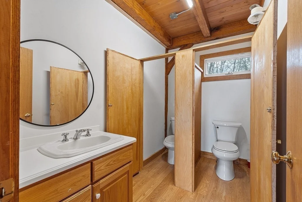 Photo of 102 Lyons Hill Rd
