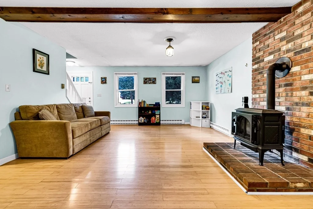 Photo of 102 Lower Gore Rd