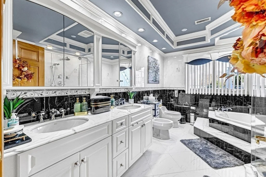 Photo of 201 Montgomery Cir