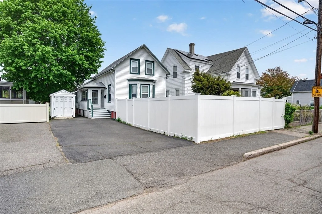 Photo of 29 Bacheller St