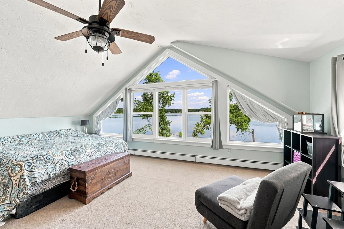 Photo of 111 King Philip Rd