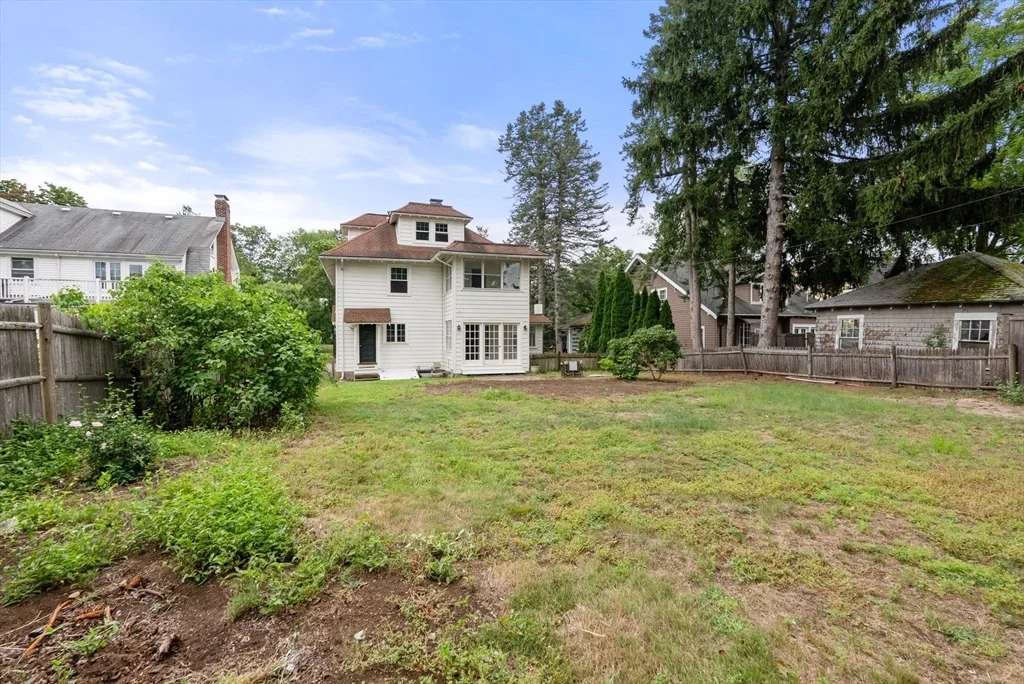 Photo of 855 Commonwealth Ave