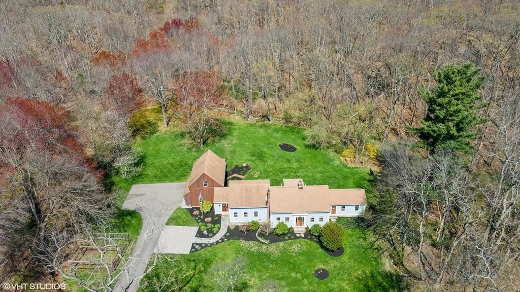 Photo of 82 Chestnut Hill Rd