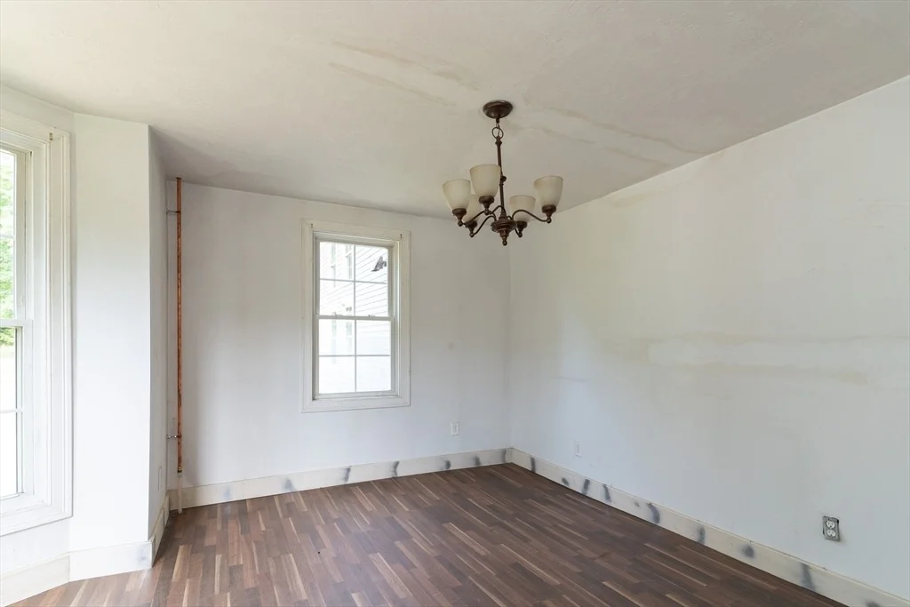 Photo of 1166 Main St