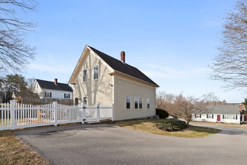 Photo of 4 White Ave
