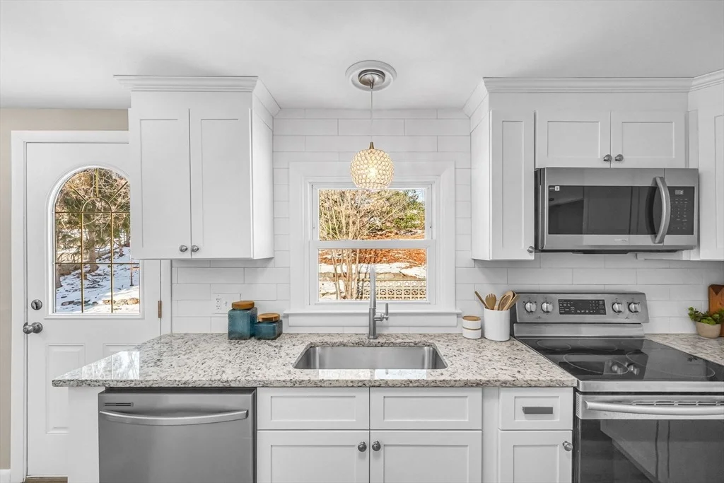 Photo of 32 Debra Dr
