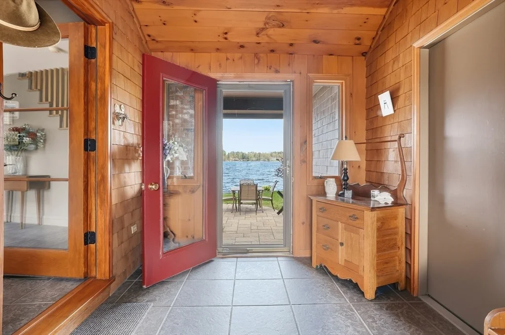 Photo of 18 River Rd