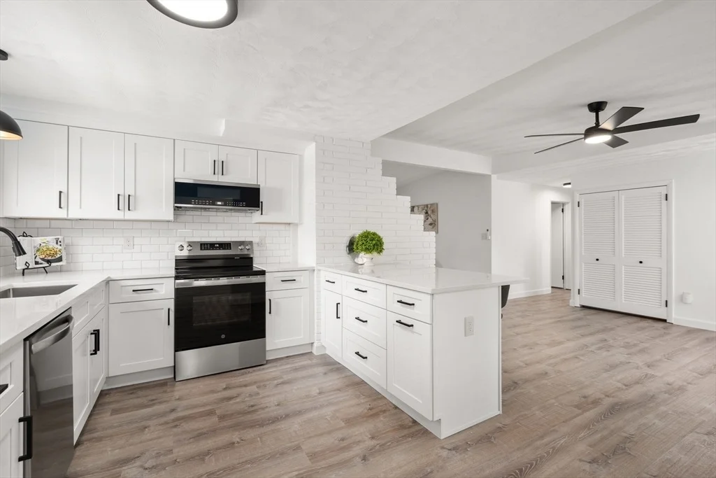 Photo of 6 Ruth Dr