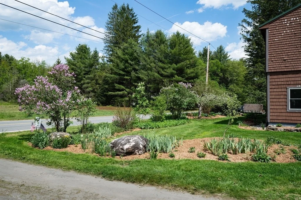 Photo of 425 Dingle Rd