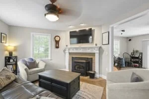 Photo of 5 Lancaster Ln
