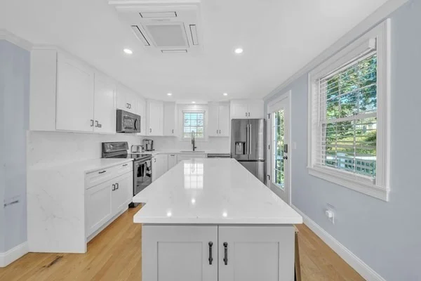 Photo of 35 Holbrook Ave
