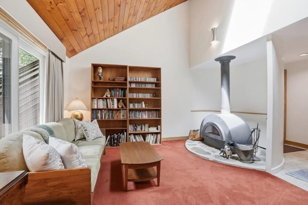 Photo of 39 Hog Hill Road