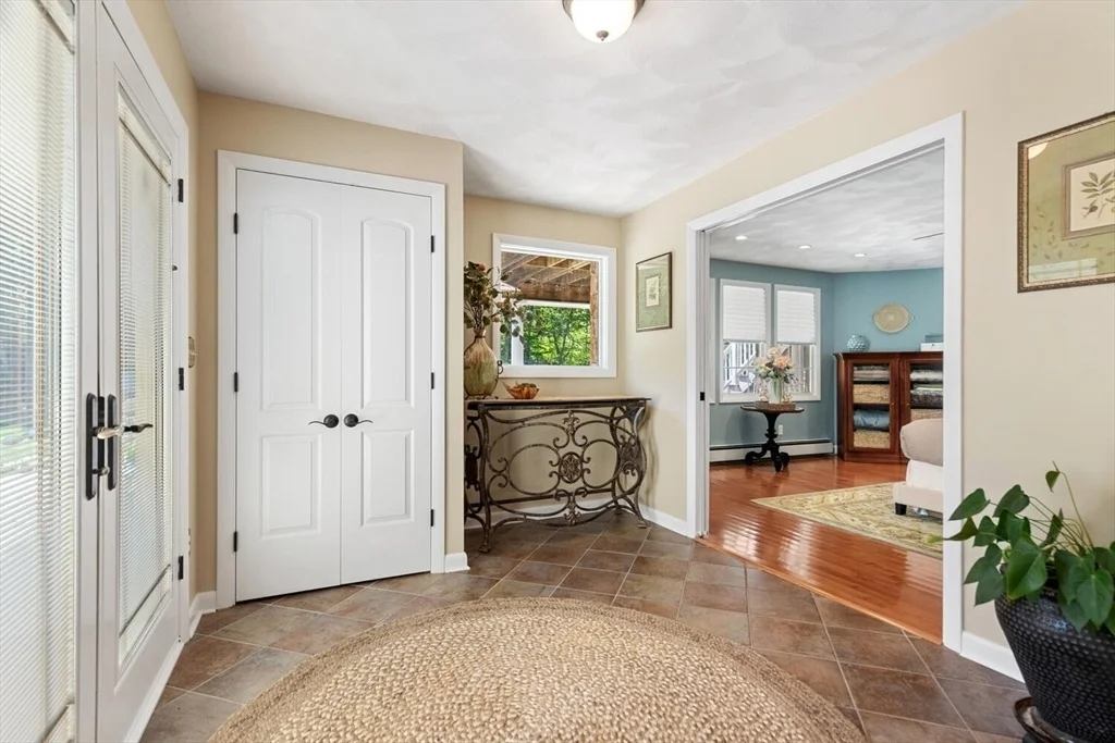 Photo of 24 Hickory Ln