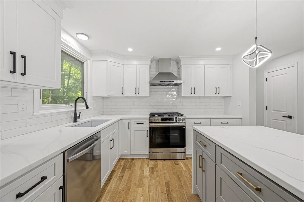 Photo of 7 Hillcrest Dr
