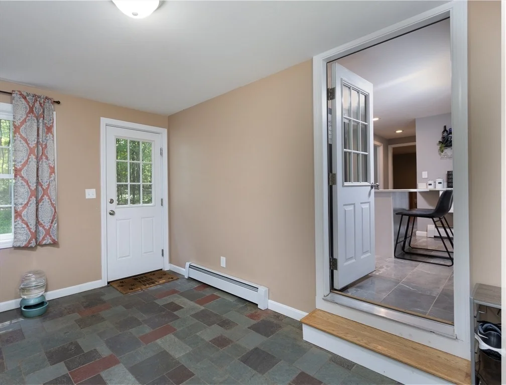 Photo of 114 Burbank Ave