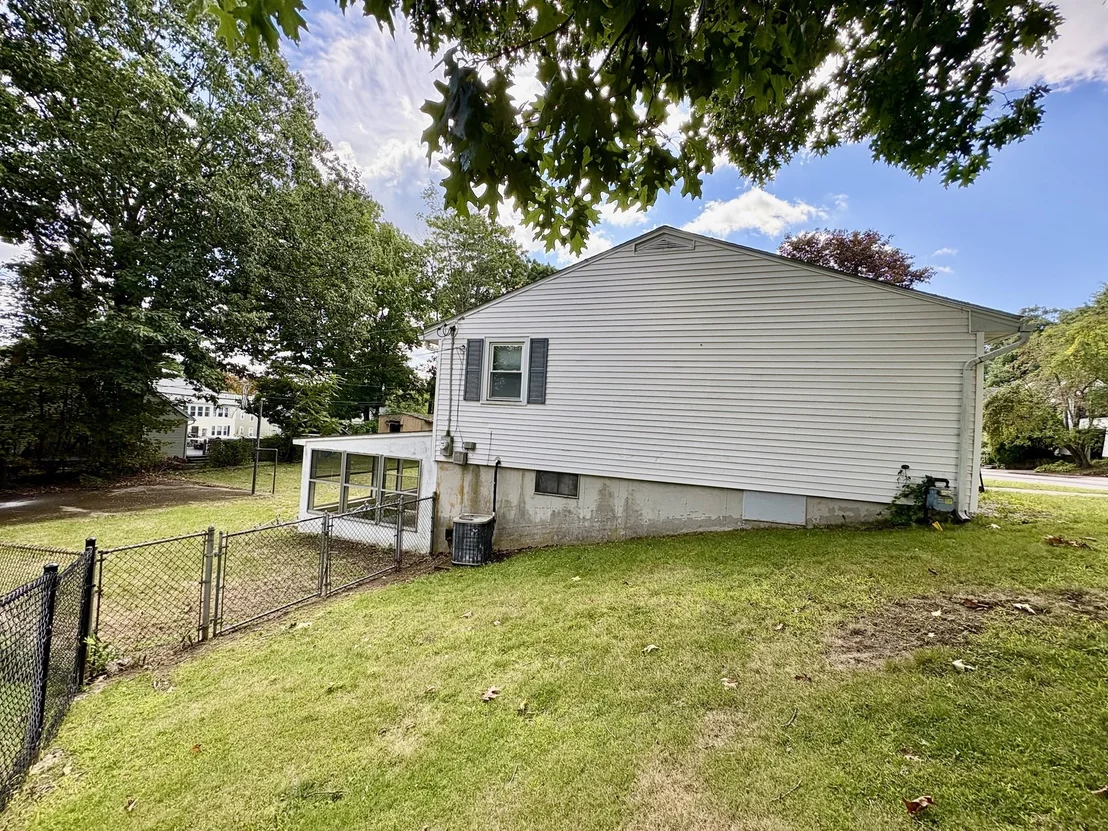Photo of 175 Dana Ave