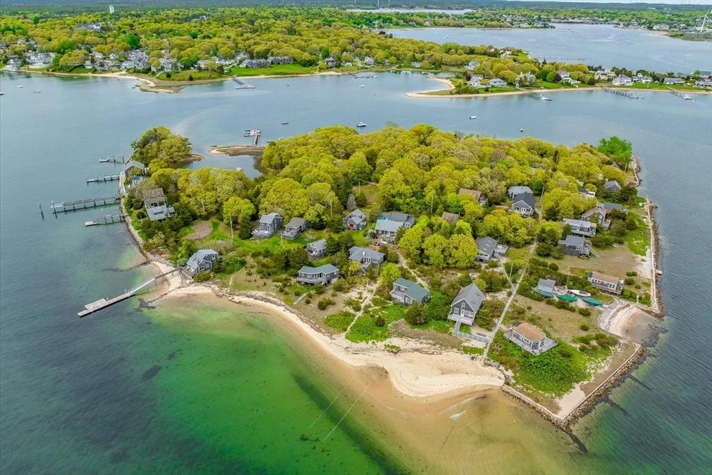 Photo of 14 Old Colony Ave