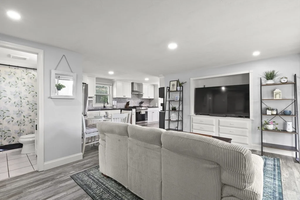 Photo of 46 Sunset Blvd
