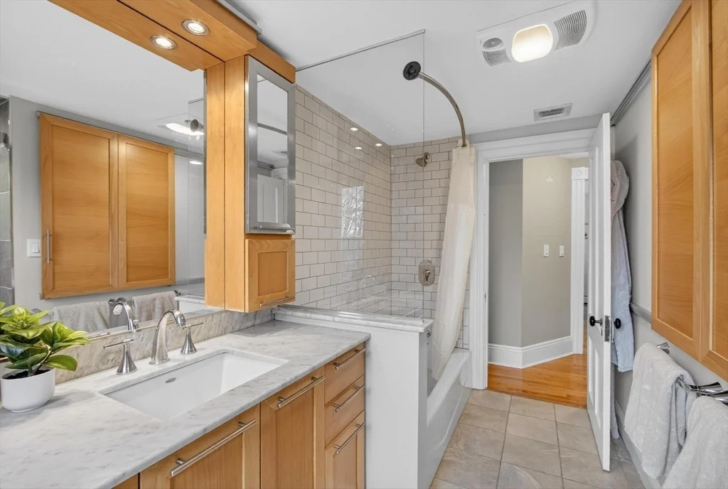 Photo of 52 Maple St
