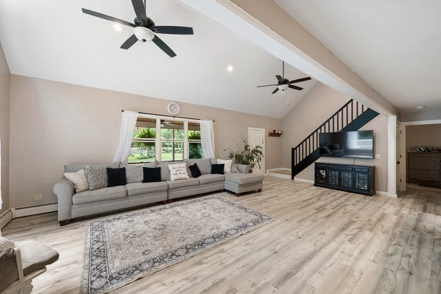 Photo of 115 River Rd