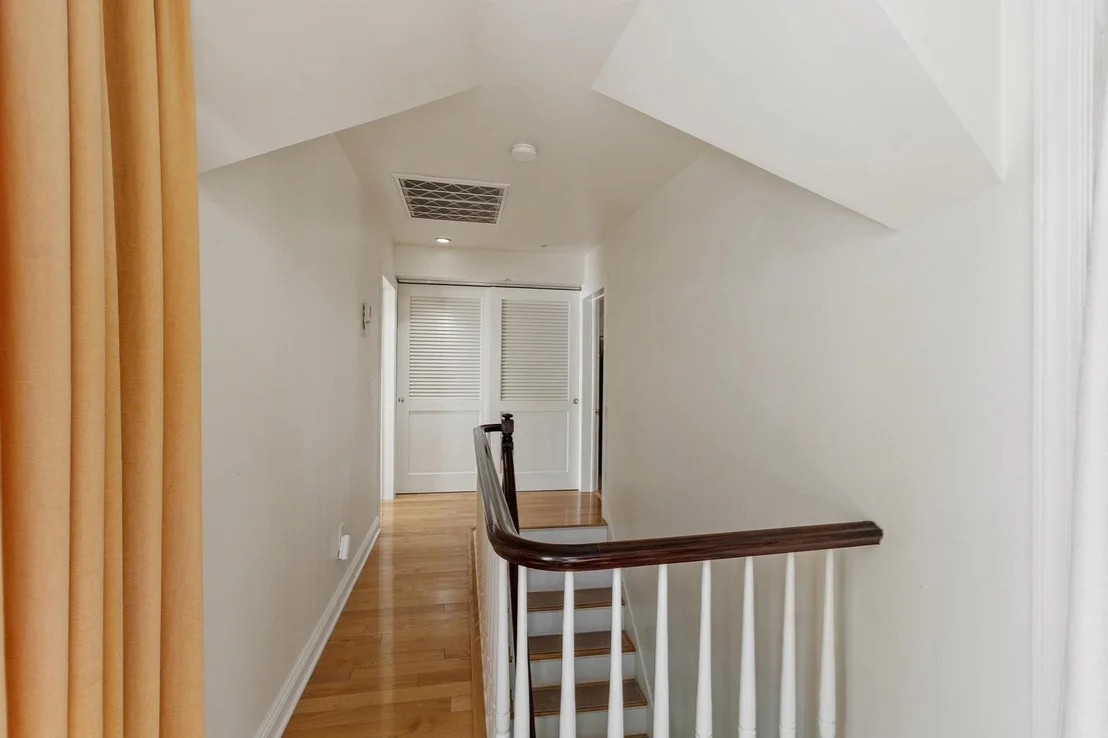 Photo of 8 Winthrop St