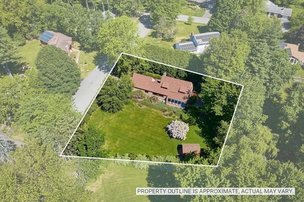 Photo of 10 Hunters Hill Cir