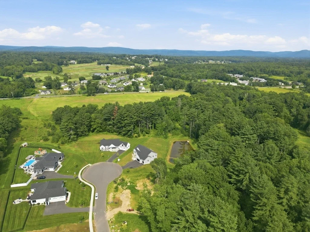Photo of 17 Silvergrass Ln