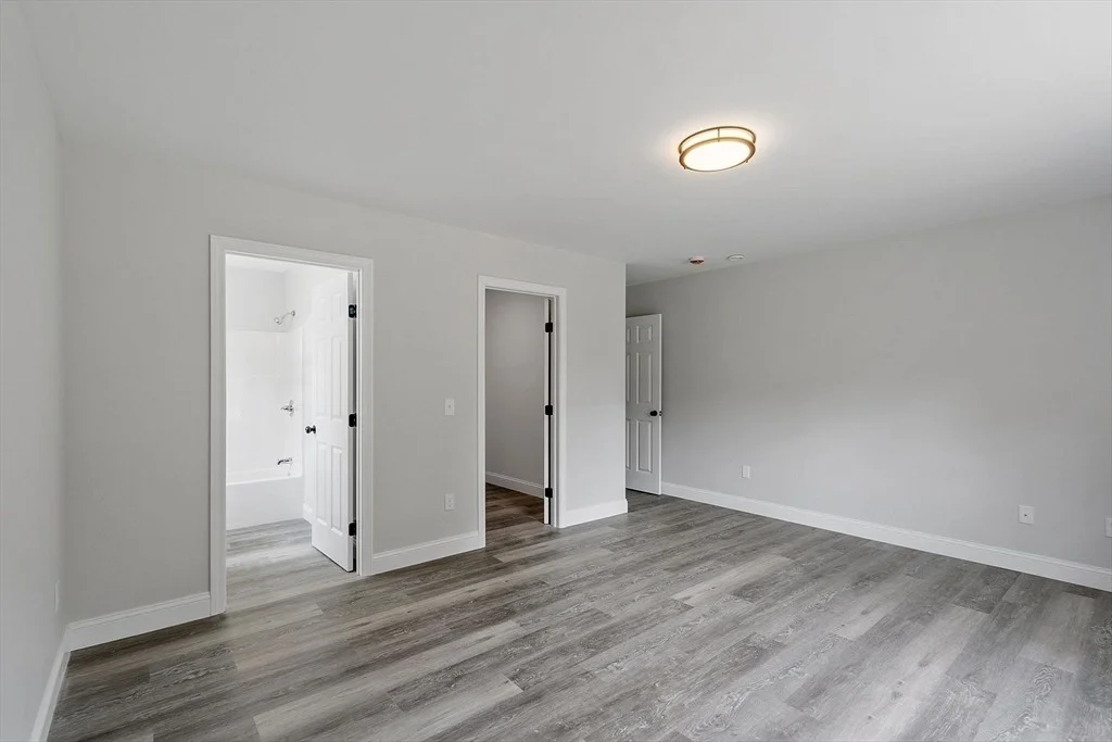 Photo of 572 Pleasant St
