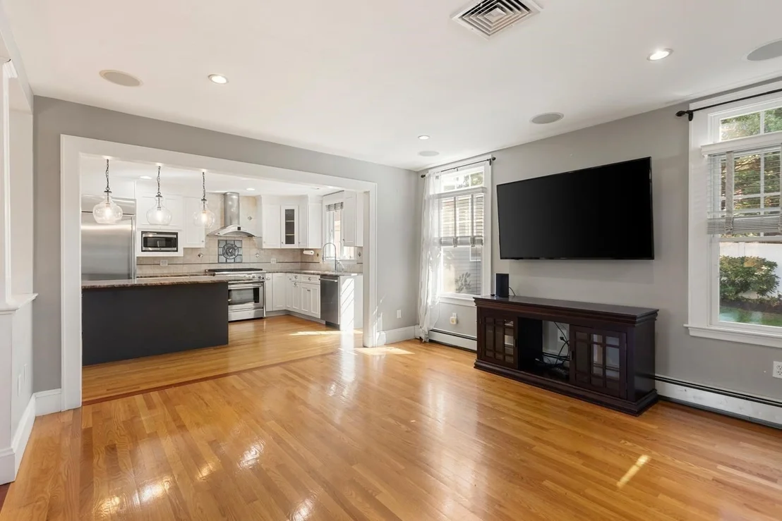 Photo of 85 Robbins Rd