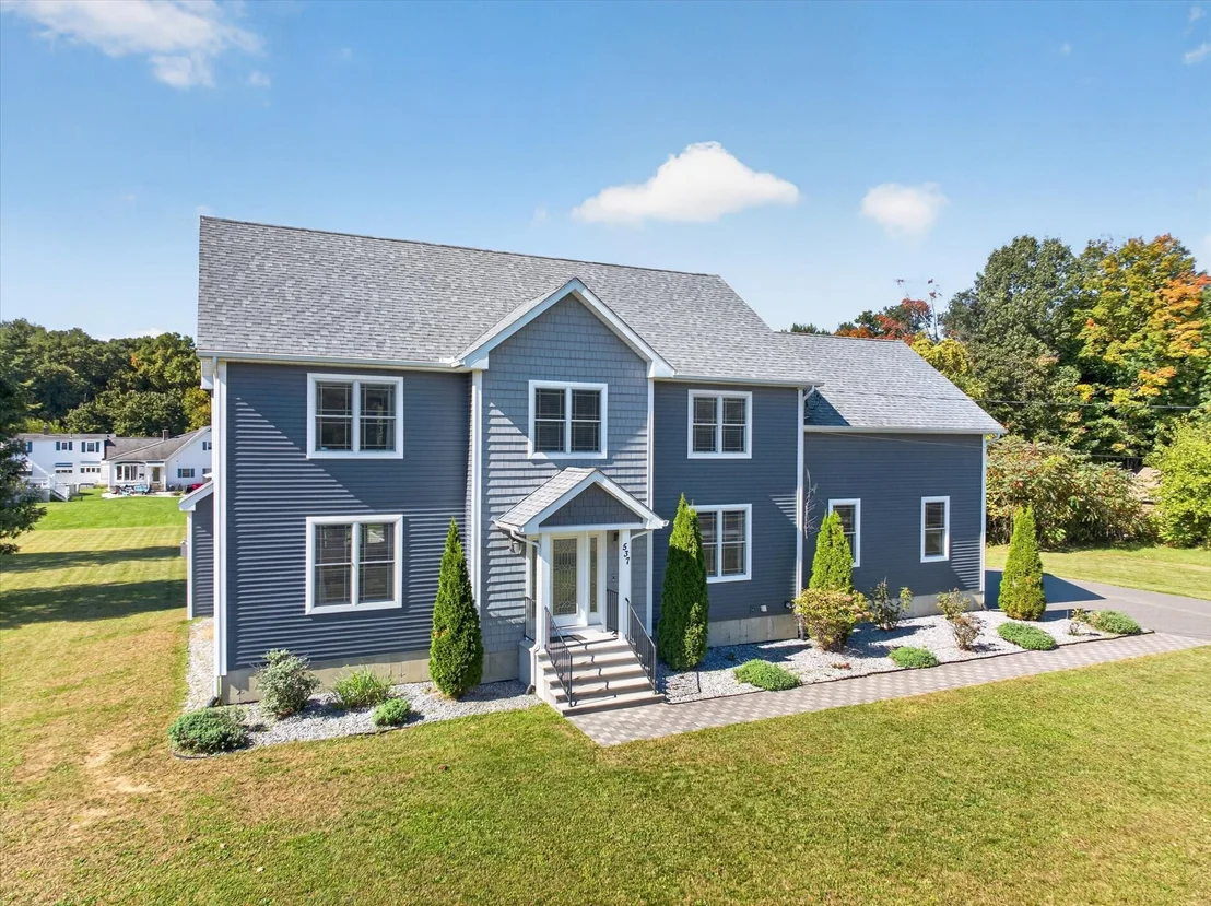 Photo of 537 Southwick Rd