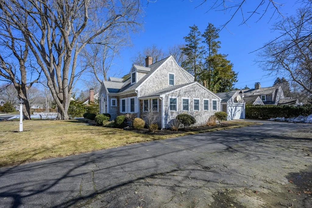 Photo of 122 Park Ave