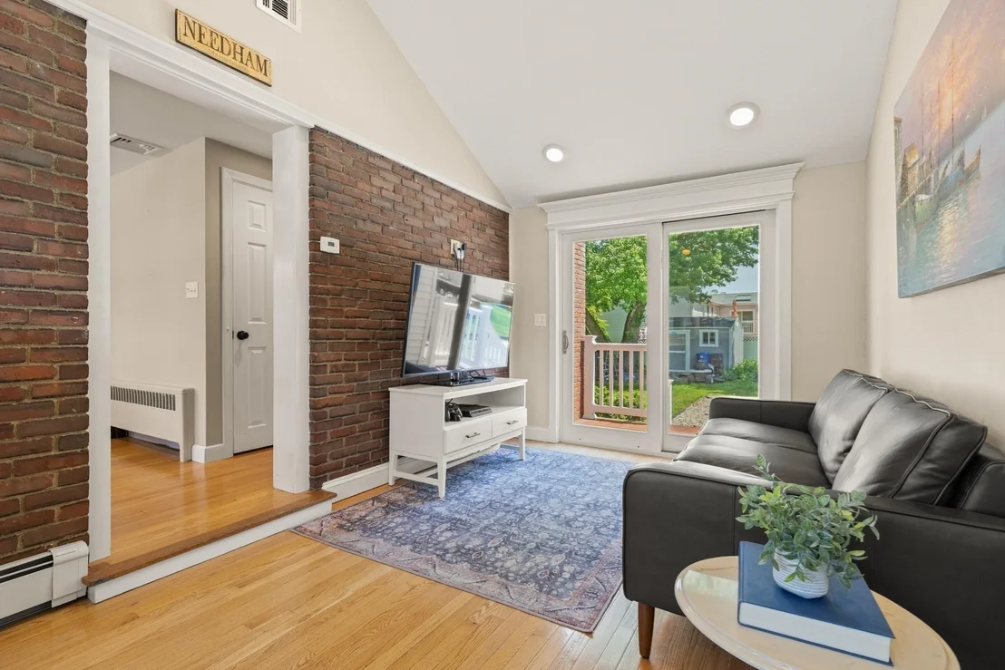 Photo of 178 Webster St