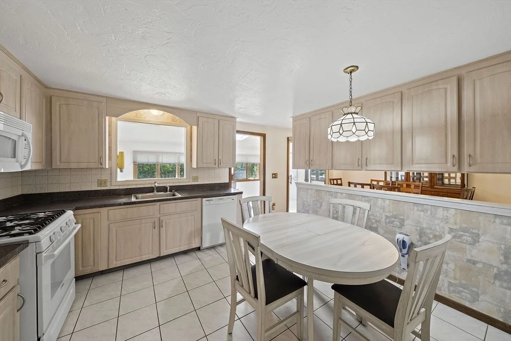 Photo of 6 Sandy Ridge Cir