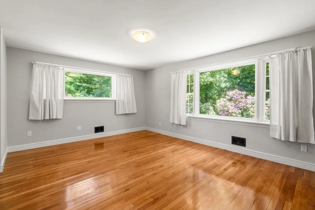 Photo of 74 Oregon Road