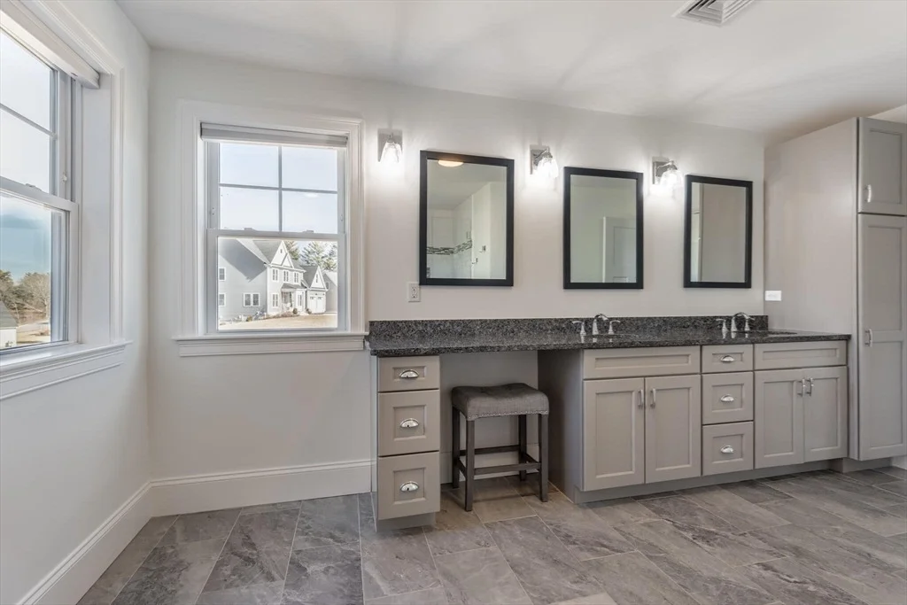 Photo of 10 Rochambeau Ave