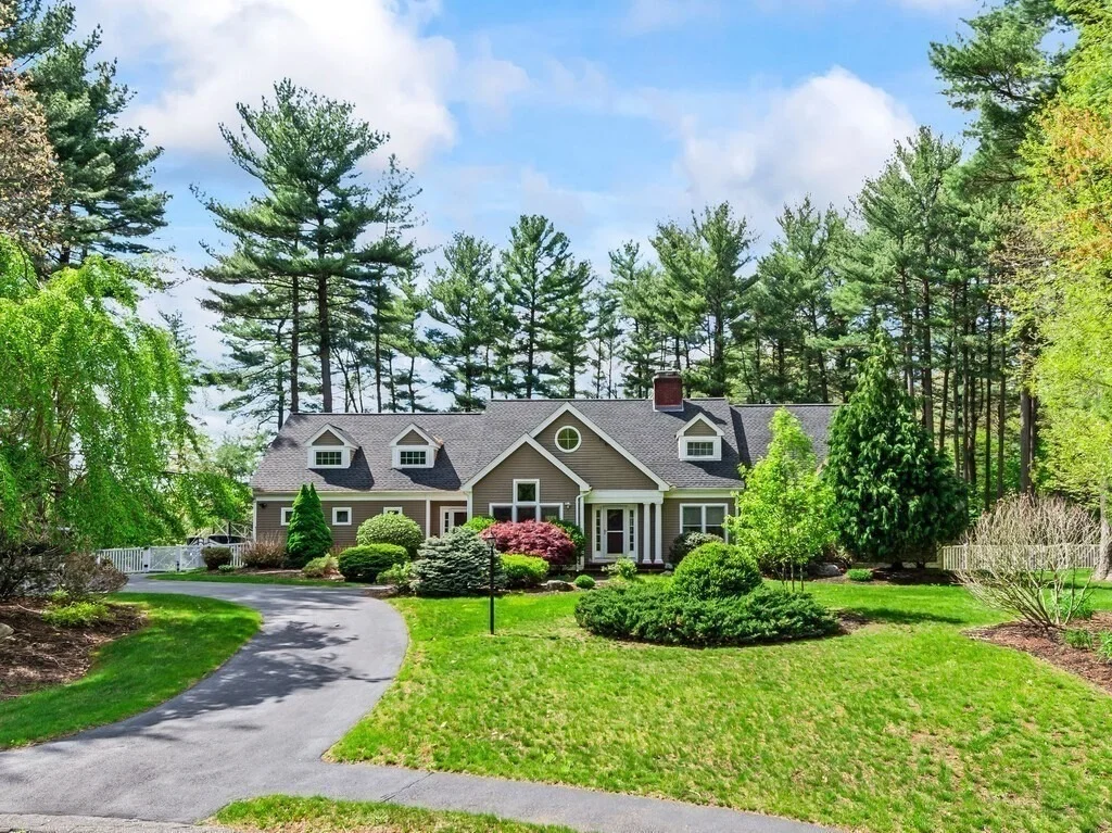 Photo of 33 Smallwood Cir