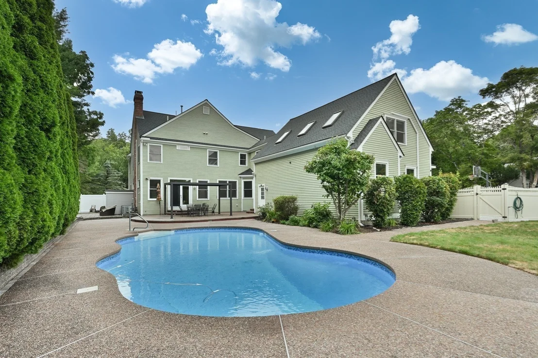 Photo of 2 Wild Meadow Ln
