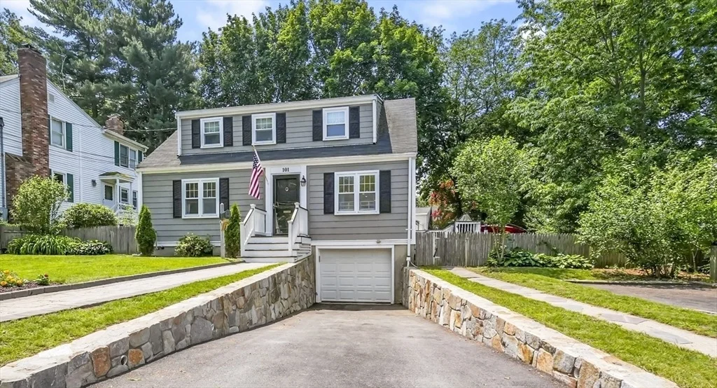 Photo of 101 Eastern Ave