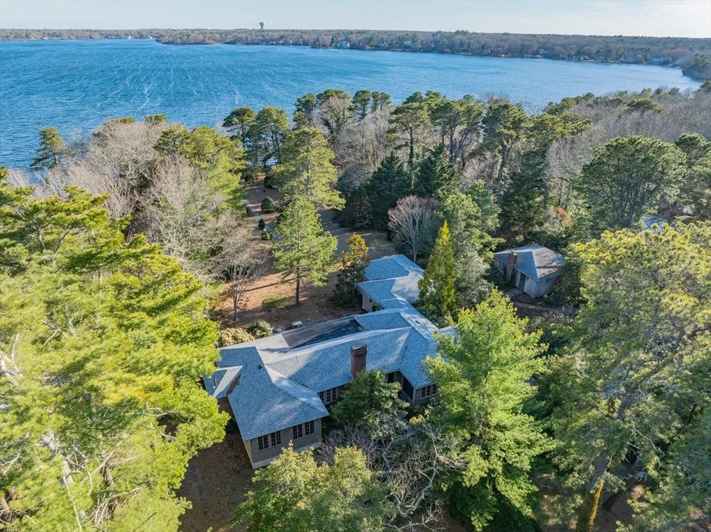 Photo of 74 Lakeview Dr
