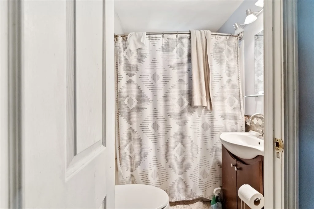 Photo of 548 Delano Rd